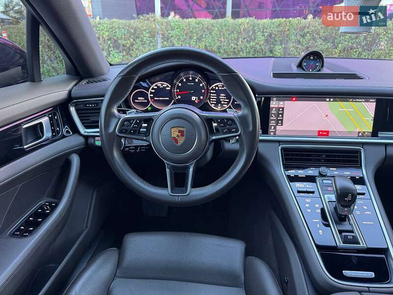 Фастбэк Porsche Panamera 2018 в Киеве