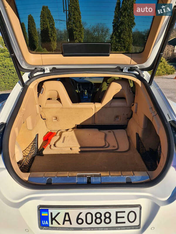 Фастбек Porsche Panamera 2012 в Білій Церкві