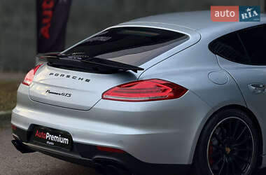 Фастбэк Porsche Panamera 2013 в 