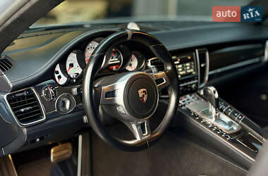 Фастбэк Porsche Panamera 2013 в 