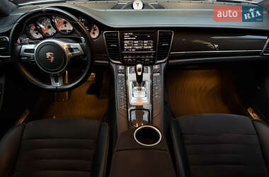 Фастбэк Porsche Panamera 2013 в 