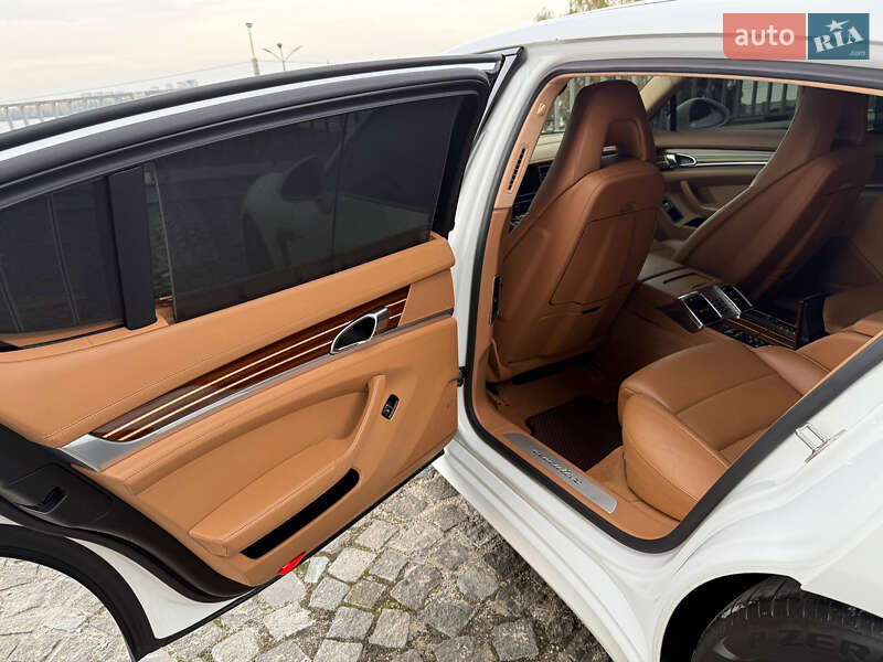 Фастбэк Porsche Panamera 2013 в Киеве фото 19 Фастбэк Porsche Panamera 2013 в Киеве
