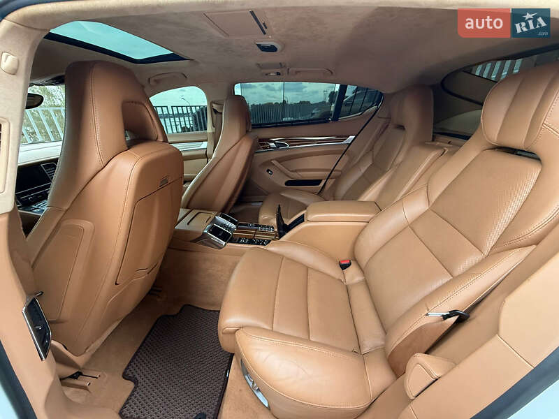 Фастбэк Porsche Panamera 2013 в Киеве фото 22 Фастбэк Porsche Panamera 2013 в Киеве