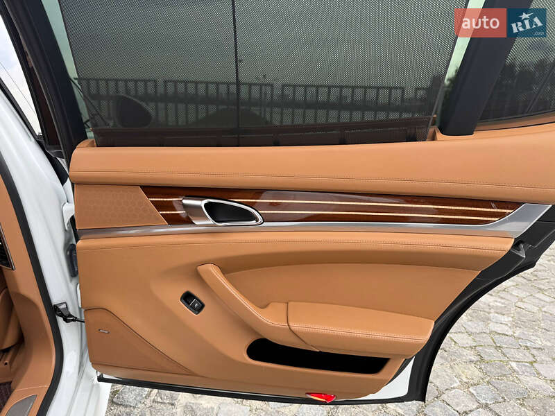 Фастбэк Porsche Panamera 2013 в Киеве фото 31 Фастбэк Porsche Panamera 2013 в Киеве