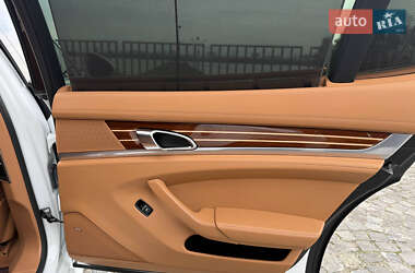 Фастбэк Porsche Panamera 2013 в 