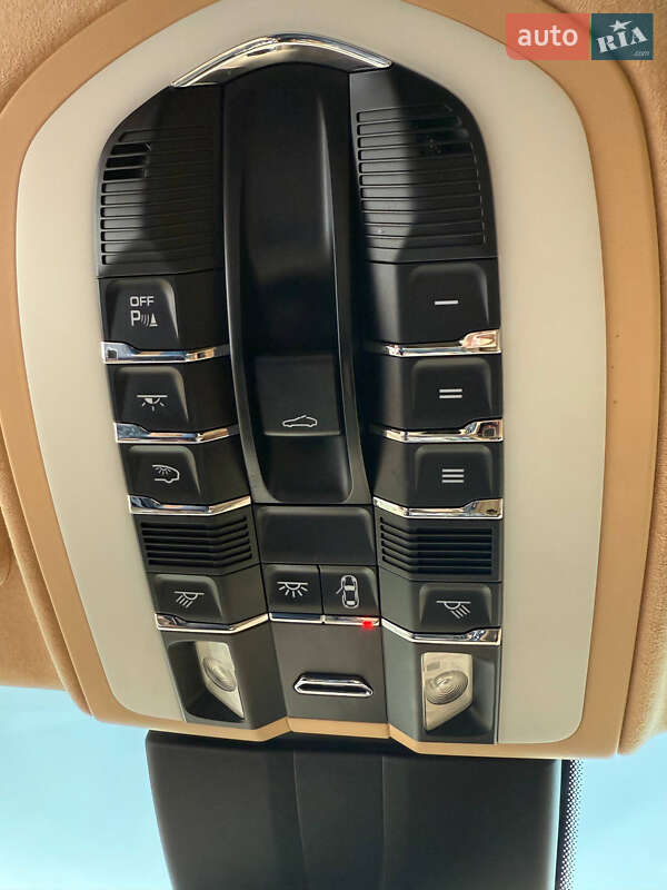 Фастбэк Porsche Panamera 2013 в Киеве фото 38 Фастбэк Porsche Panamera 2013 в Киеве