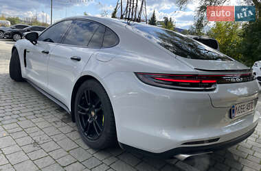 Фастбэк Porsche Panamera 2017 в 