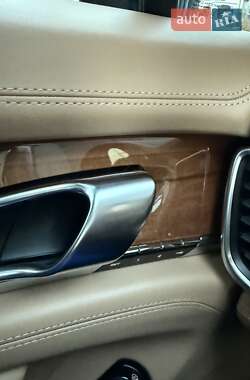 Фастбэк Porsche Panamera 2013 в 