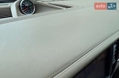 Фастбэк Porsche Panamera 2013 в 
