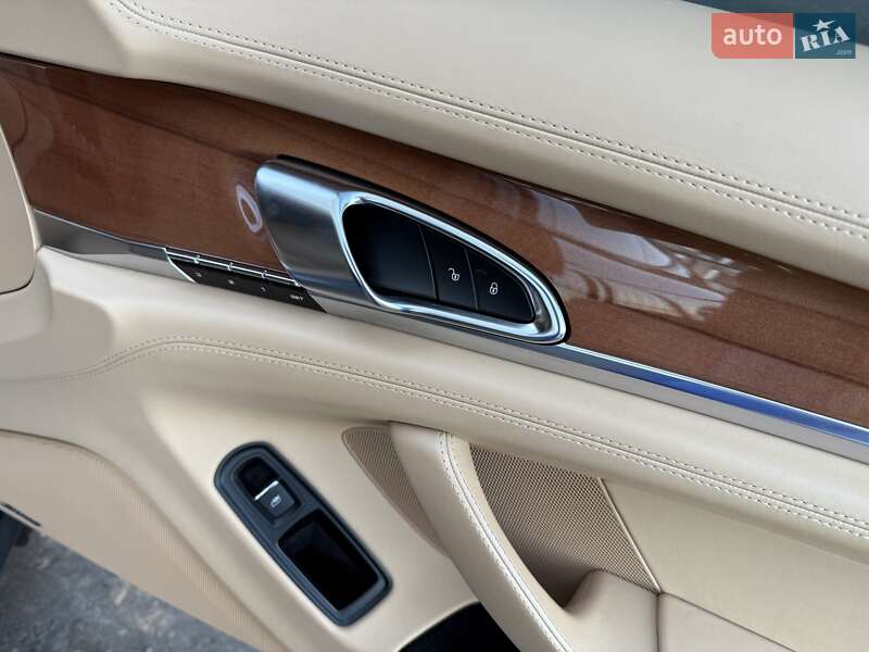 Фастбэк Porsche Panamera 2013 в Киеве