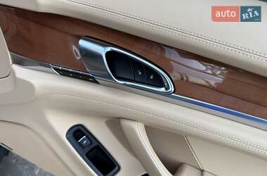 Фастбэк Porsche Panamera 2013 в 