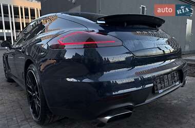 Фастбэк Porsche Panamera 2013 в 