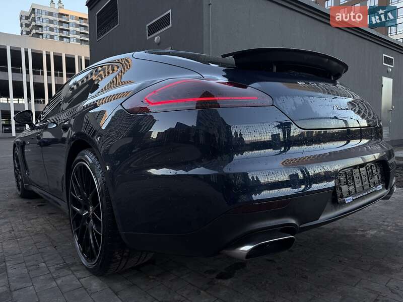Фастбэк Porsche Panamera 2013 в Киеве