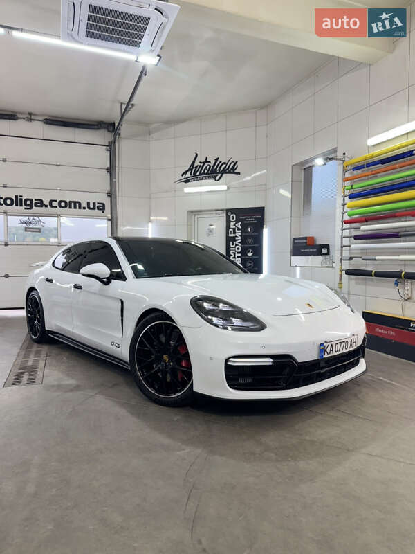 Porsche Panamera 2019