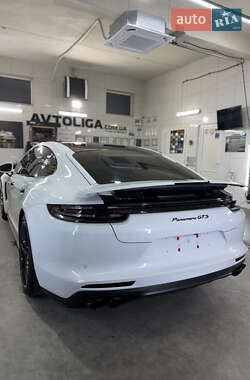 Фастбэк Porsche Panamera 2019 в 