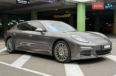 Фастбэк Porsche Panamera 2014 в 
