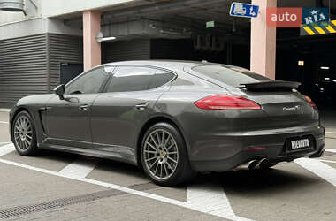 Фастбэк Porsche Panamera 2014 в 