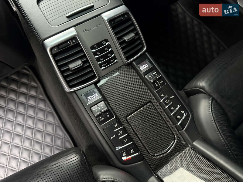 Фастбэк Porsche Panamera 2014 в Киеве фото 24 Фастбэк Porsche Panamera 2014 в Киеве