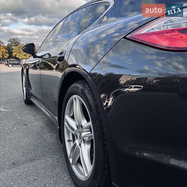 Фастбэк Porsche Panamera 2012 в Запорожье