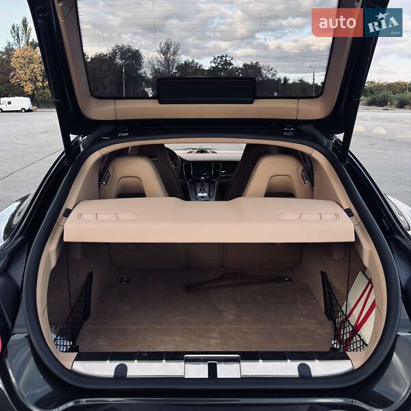 Фастбэк Porsche Panamera 2012 в Запорожье
