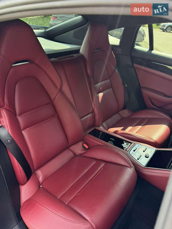 Фастбек Porsche Panamera 2018 в Києві фото 13 Фастбек Porsche Panamera 2018 в Києві