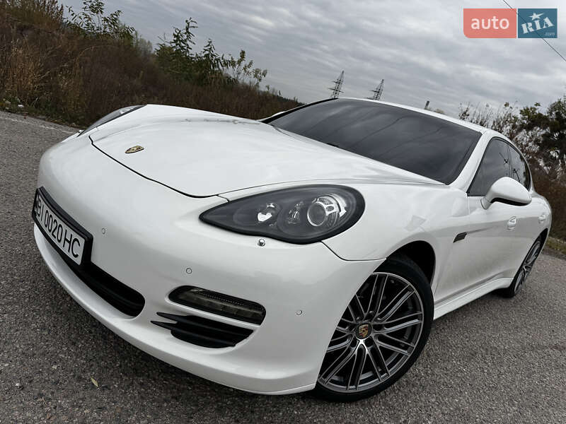 Фастбек Porsche Panamera 2010 в Харкові