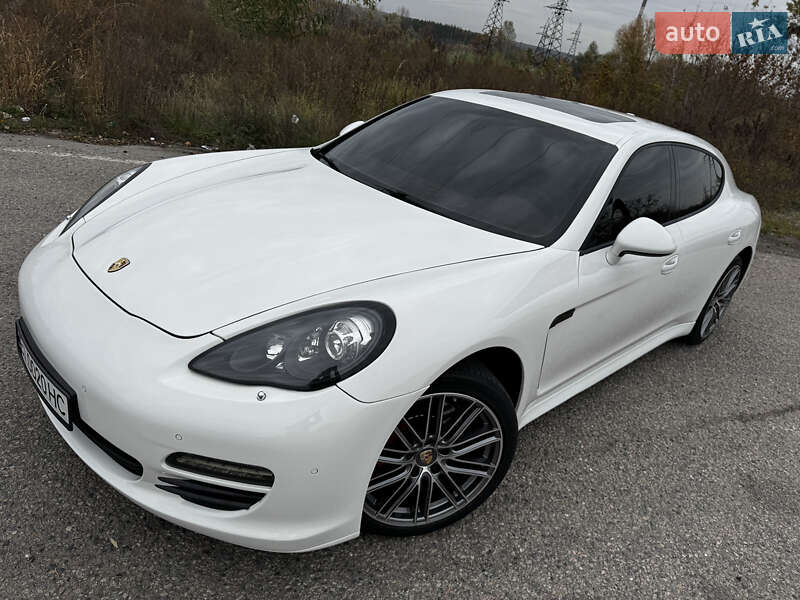 Фастбек Porsche Panamera 2010 в Харкові
