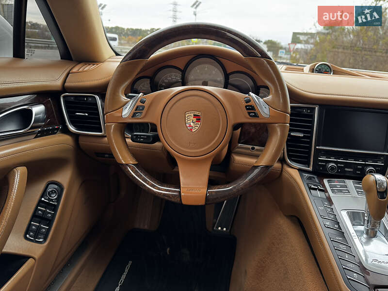 Фастбек Porsche Panamera 2010 в Харкові