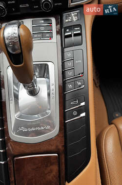 Фастбек Porsche Panamera 2010 в 