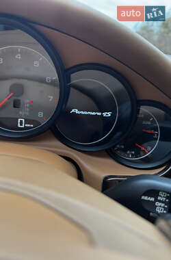 Фастбек Porsche Panamera 2010 в 