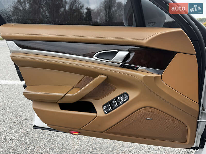 Фастбек Porsche Panamera 2010 в Харкові