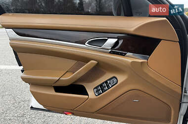 Фастбек Porsche Panamera 2010 в 