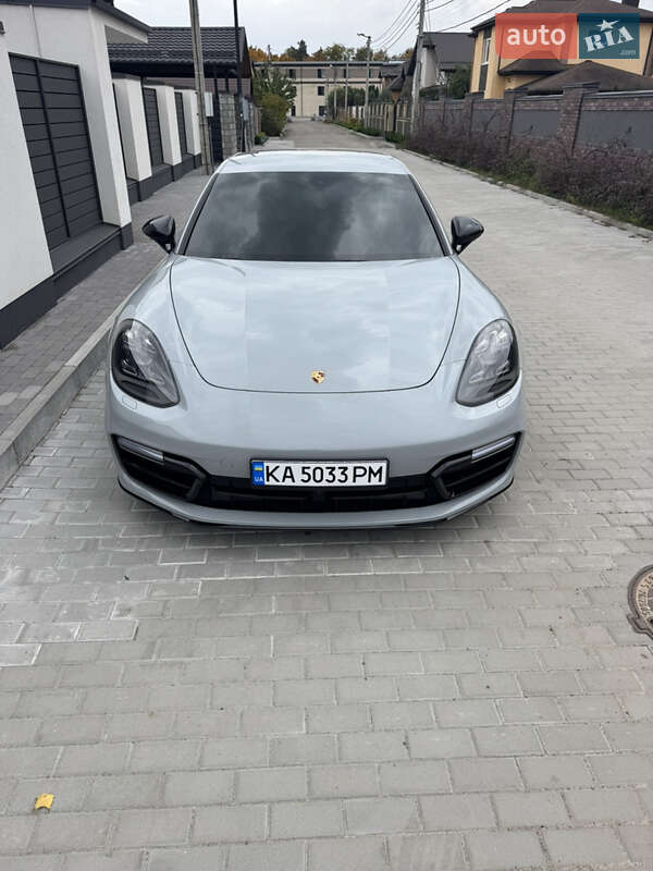 Фастбэк Porsche Panamera 2017 в Киеве