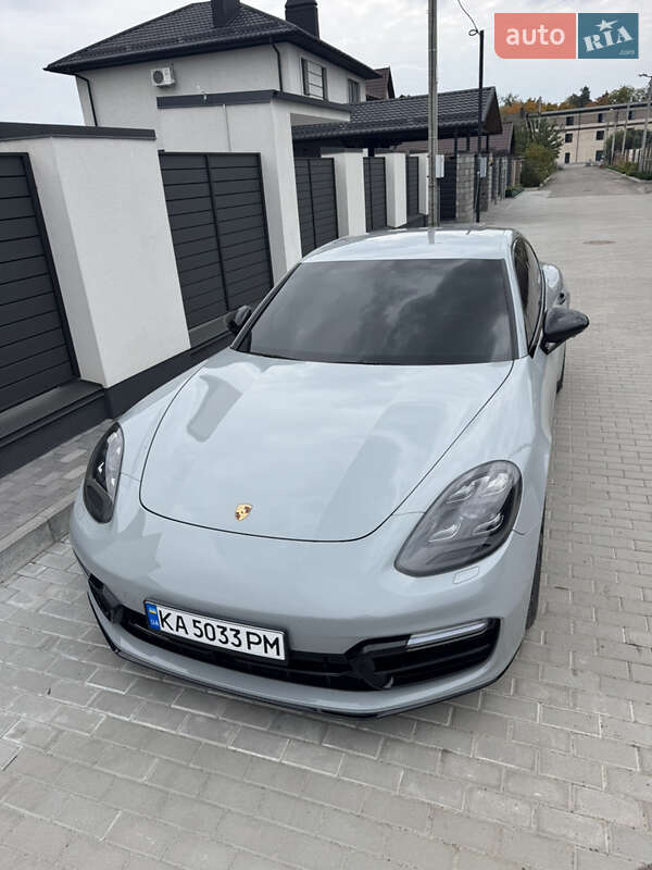 Фастбэк Porsche Panamera 2017 в Киеве