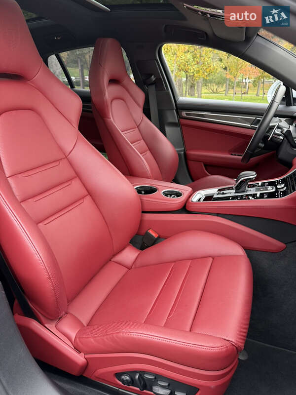 Фастбек Porsche Panamera 2023 в Києві