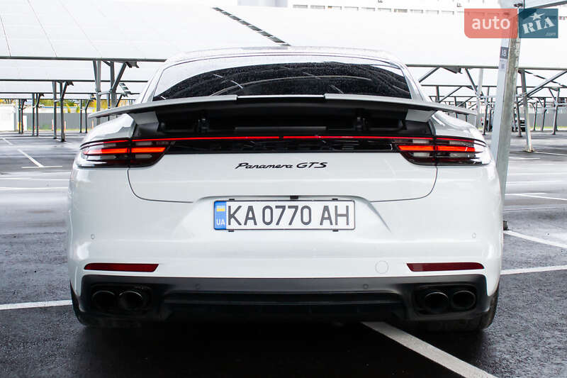 Фастбек Porsche Panamera 2019 в Києві