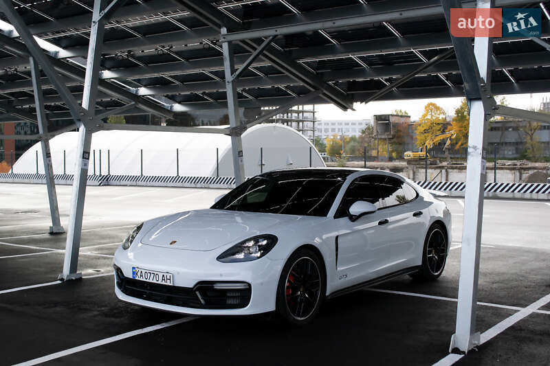 Фастбек Porsche Panamera 2019 в Києві