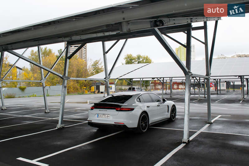 Фастбек Porsche Panamera 2019 в Києві