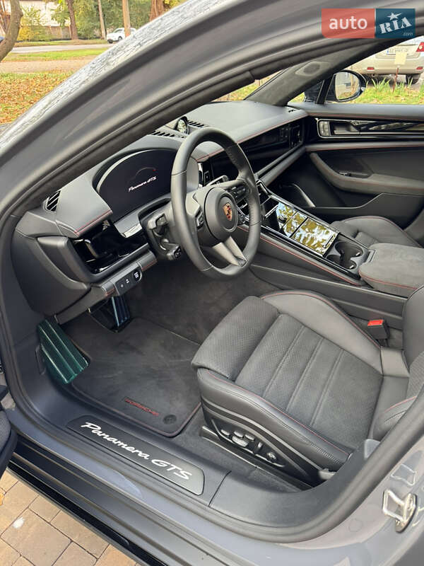 Фастбек Porsche Panamera 2025 в Кривому Розі фото 25 Фастбек Porsche Panamera 2025 в Кривому Розі