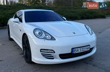 Фастбек Porsche Panamera 2010 в Умані