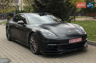 Фастбэк Porsche Panamera 2017 в Киеве Фастбэк Porsche Panamera 2017 в Киеве