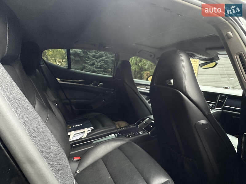 Фастбек Porsche Panamera 2013 в Києві