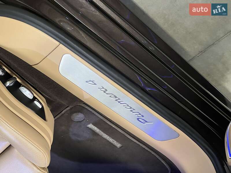 Фастбэк Porsche Panamera 2018 в Киеве
