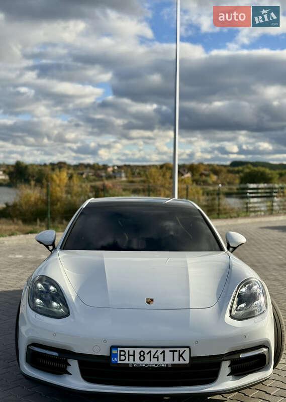 Фастбек Porsche Panamera 2018 в Вінниці