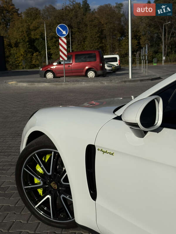 Фастбек Porsche Panamera 2018 в Вінниці