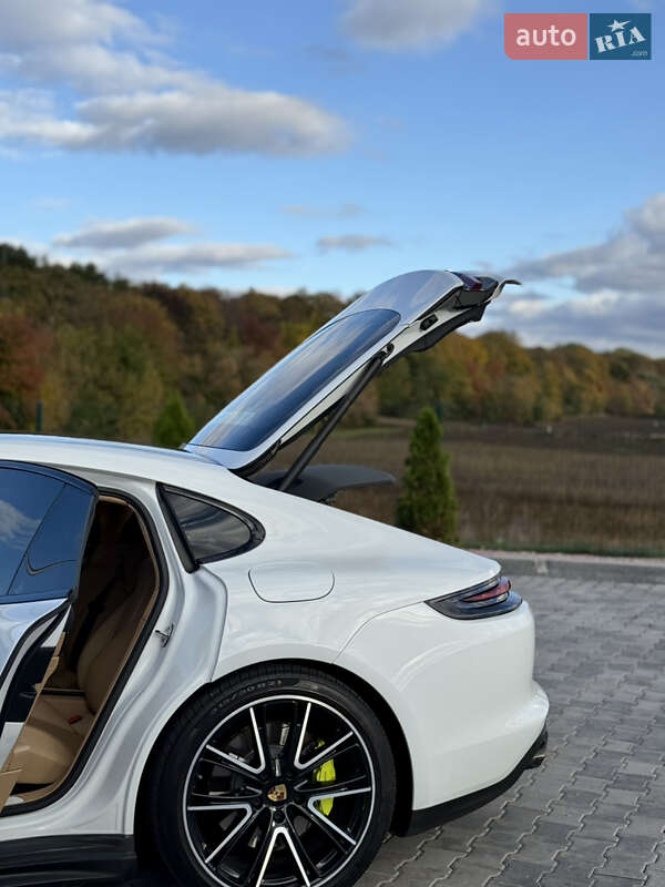 Фастбек Porsche Panamera 2018 в Вінниці