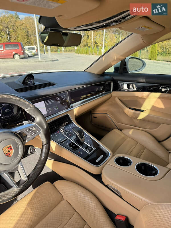 Фастбек Porsche Panamera 2018 в Вінниці