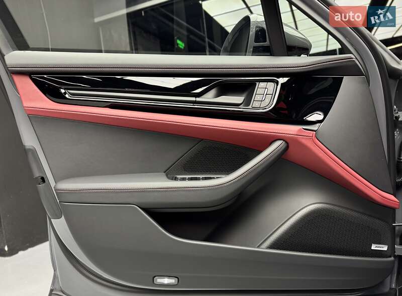 Фастбек Porsche Panamera 2025 в Києві