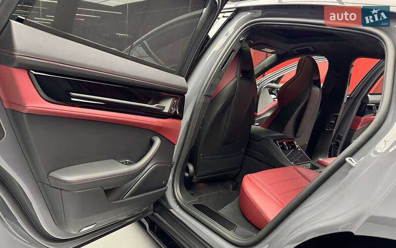 Фастбек Porsche Panamera 2025 в Києві