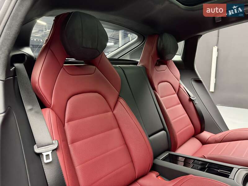 Фастбек Porsche Panamera 2025 в Києві